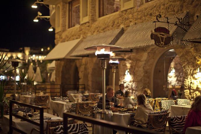 Imagen del bar/restaurante del Hotel Pickalbatros Citadel Resort Sahl Hasheesh. Foto 6