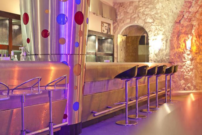 Imagen del bar/restaurante del Hotel Pickalbatros Citadel Resort Sahl Hasheesh. Foto 9