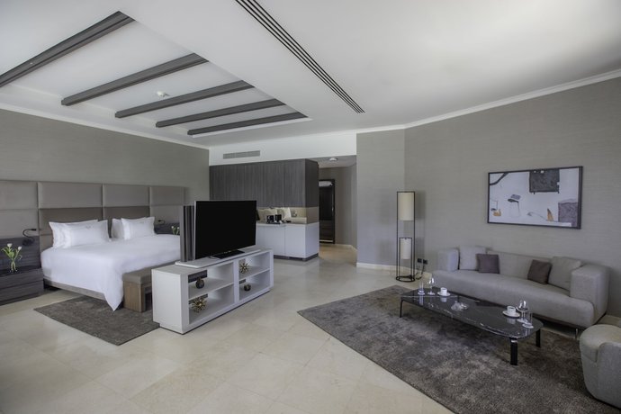 Imagen de la habitación del Hotel Pickalbatros Golf Luxury Suites. Foto 3