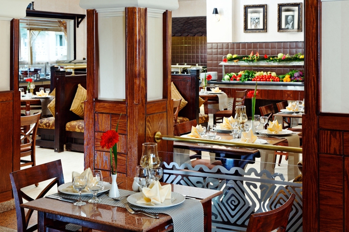 Imagen del bar/restaurante del Hotel Pickalbatros Palace Hurghada. Foto 6