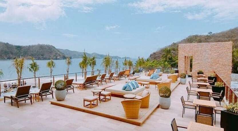 Imagen general del Hotel Pico De Loro Hamilo Coast Guest House. Foto 10
