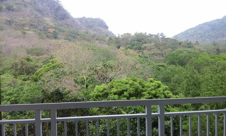 Imagen de la habitación del Hotel Pico De Loro Hamilo Coast Guest House. Foto 20