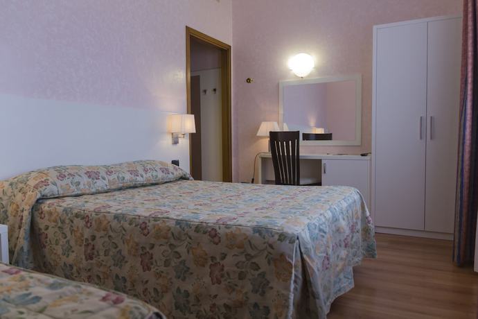 Imagen de la habitación del Hotel Pico Mirandola. Foto 8