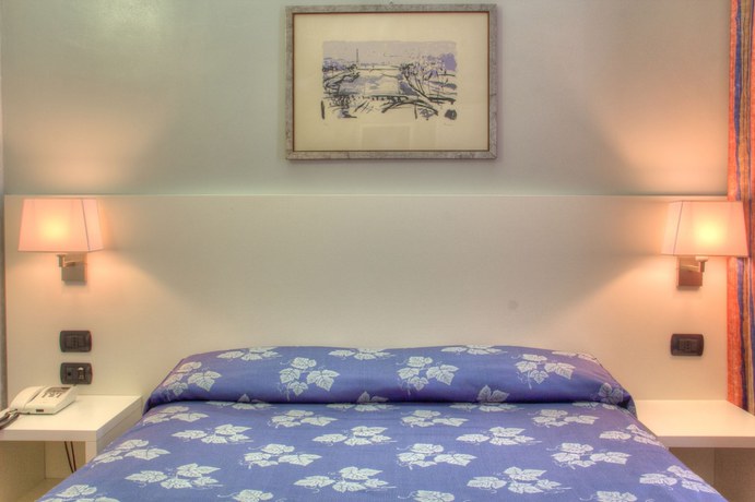Imagen de la habitación del Hotel Pico Mirandola. Foto 14