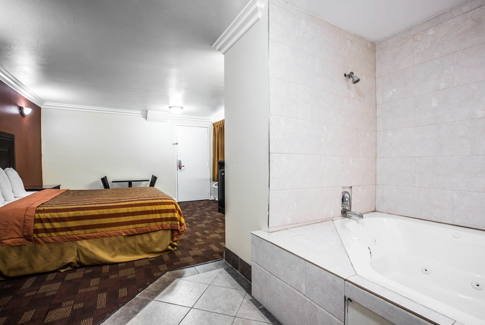 Imagen de la habitación del Hotel Pico Rivera Inn and Suites. Foto 4