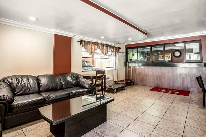 Imagen de los interiores del Hotel Pico Rivera Inn and Suites. Foto 6