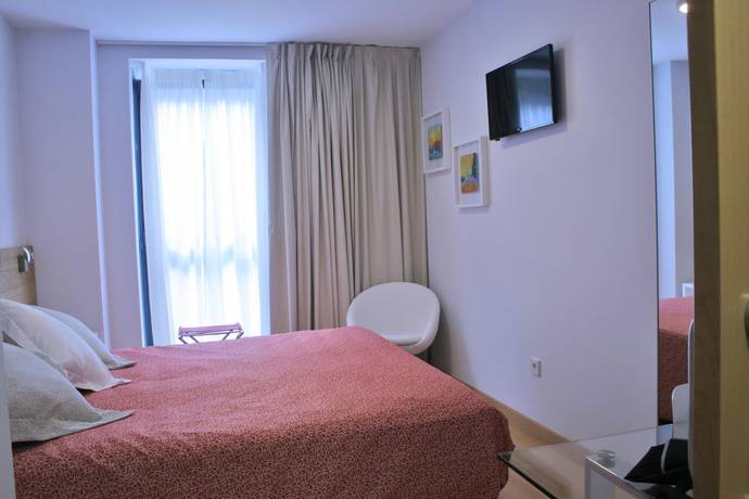 Imagen de la habitación del Hotel Picos De Europa, Santander. Foto 12