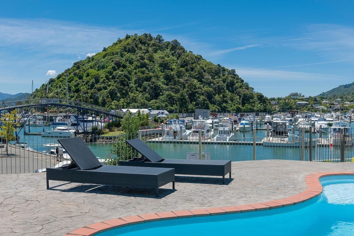 Imagen de la piscina del Hotel Picton Beachcomber Inn. Foto 14