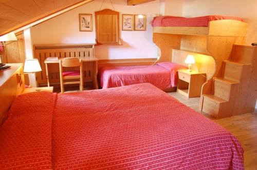 Imagen de la habitación del Hotel Piedibosco. Foto 6