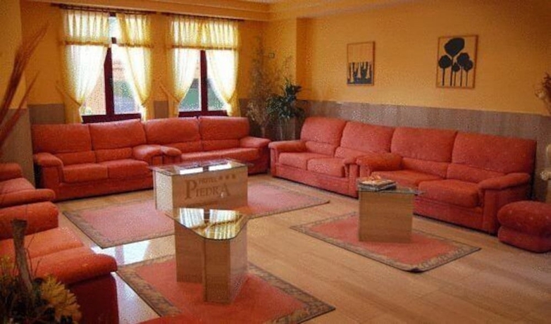 Imagen de los interiores del Hotel Piedra. Foto 18