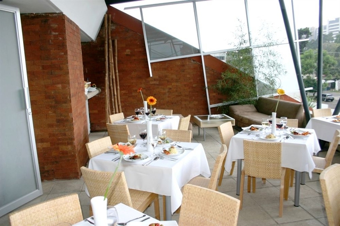 Imagen del bar/restaurante del Hotel Piedraluna. Foto 2