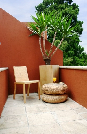 Imagen de los exteriores del Hotel Piedraluna. Foto 6