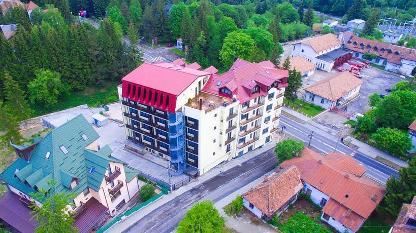 Imagen de los exteriores del Hotel Piemonte, Predeal. Foto 8