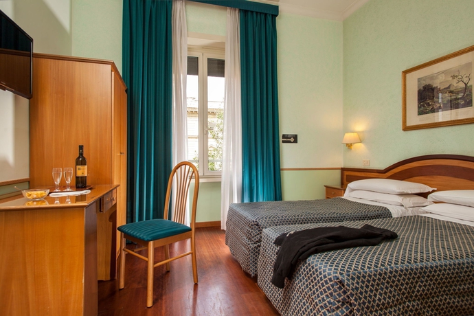 Imagen de la habitación del Hotel Piemonte, Termini. Foto 2