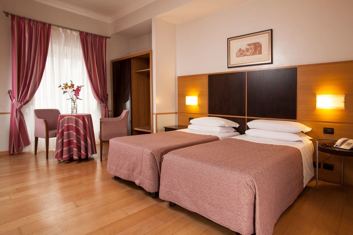 Imagen de la habitación del Hotel Piemonte, Termini. Foto 6