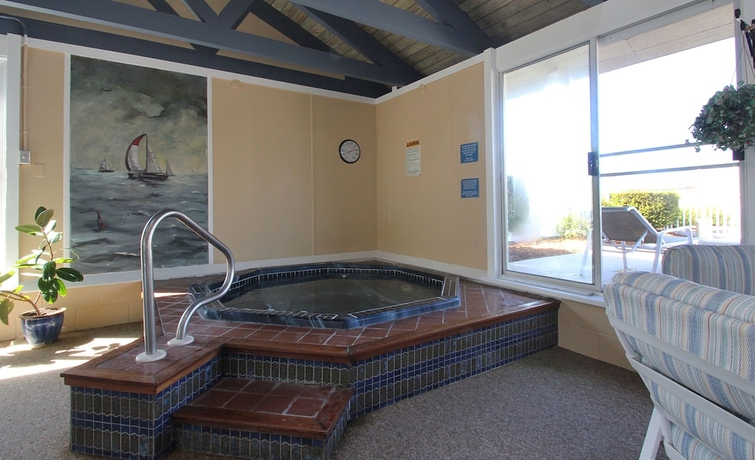Imagen de la piscina del Hotel Pier 7 Condominiums. Foto 19
