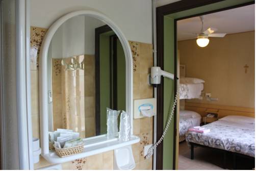 Imagen de la habitación del Hotel Pierina. Foto 4