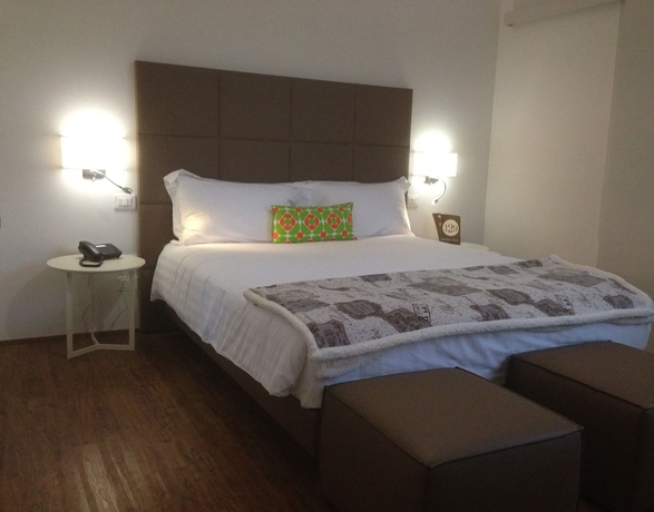 Imagen de la habitación del Hotel Piero Della Francesca. Foto 8