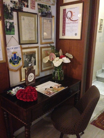 Imagen de los interiores del Hotel Piero Della Francesca. Foto 16