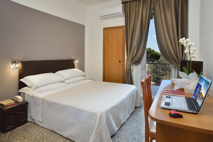 Imagen de la habitación del Hotel Piero Della Francesca, Urbino. Foto 6