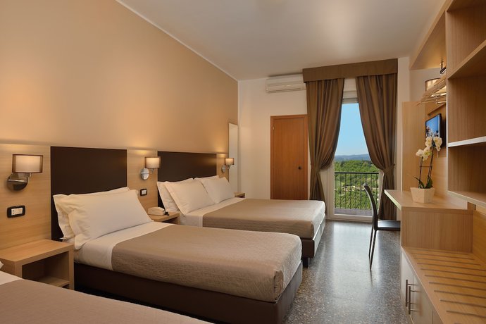 Imagen de la habitación del Hotel Piero Della Francesca, Urbino. Foto 10