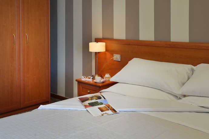 Imagen de la habitación del Hotel Piero Della Francesca, Urbino. Foto 12