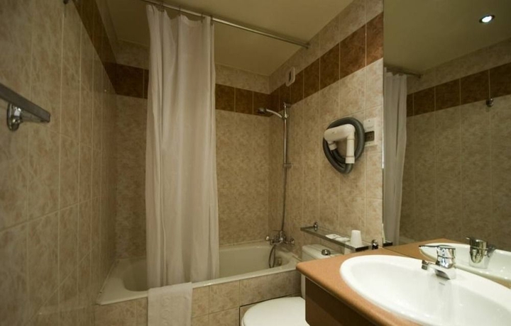 Imagen de la habitación del Hotel Pierre Nicole. Foto 10