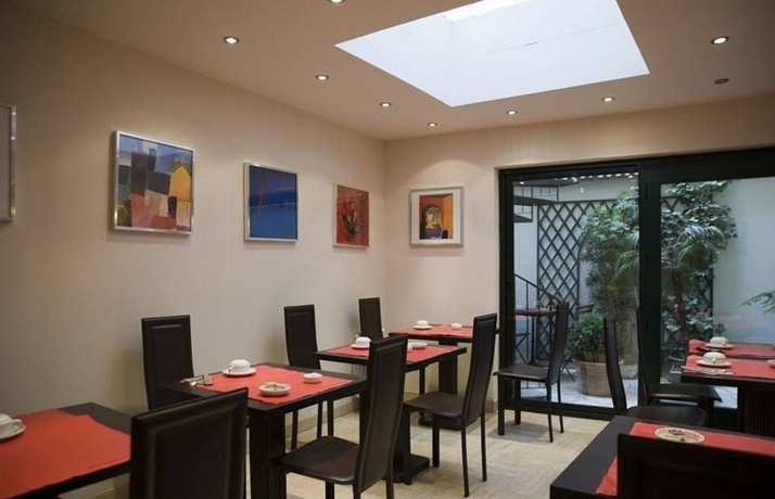 Imagen del bar/restaurante del Hotel Pierre Nicole. Foto 3