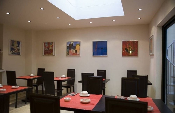 Imagen del bar/restaurante del Hotel Pierre Nicole. Foto 4