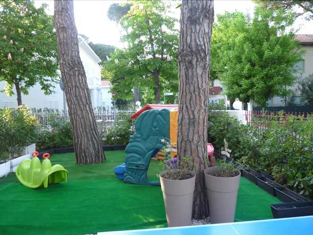 Imagen de los exteriores del Hotel Pierre Riccione. Foto 12