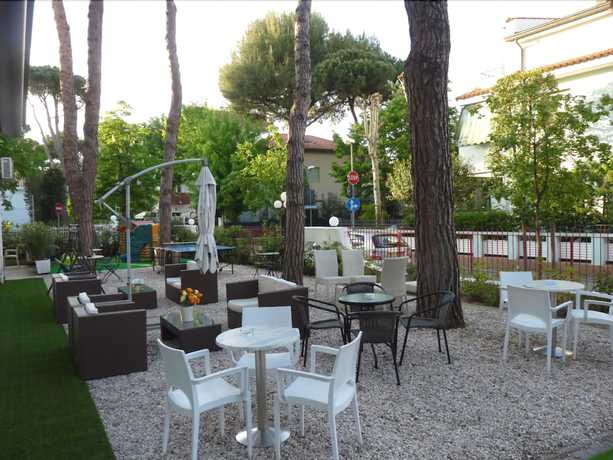 Imagen de los exteriores del Hotel Pierre Riccione. Foto 13