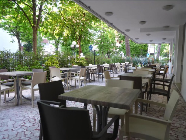 Imagen de los exteriores del Hotel Pierre Riccione. Foto 14