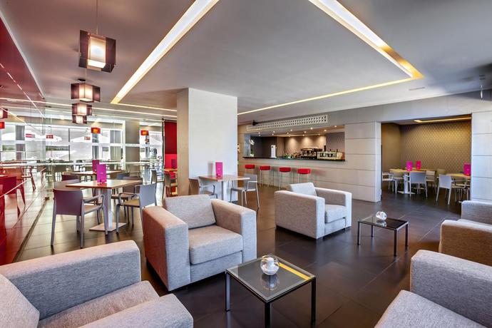 Imagen de los interiores del Hotel Pierre & Vacances Granada. Foto 8