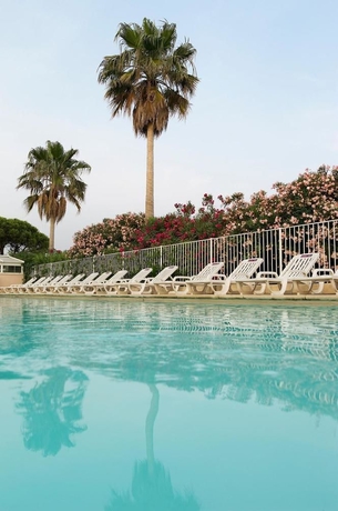 Imagen de la piscina del Hotel Pierre and Vacances Cap Hermes. Foto 14