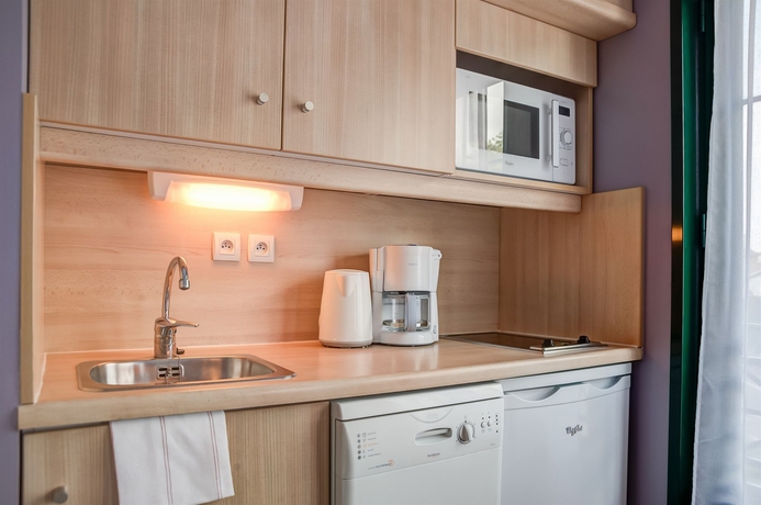 Imagen de la habitación del Hotel Pierre and Vacances La Rochelle Résidence Centre. Foto 9