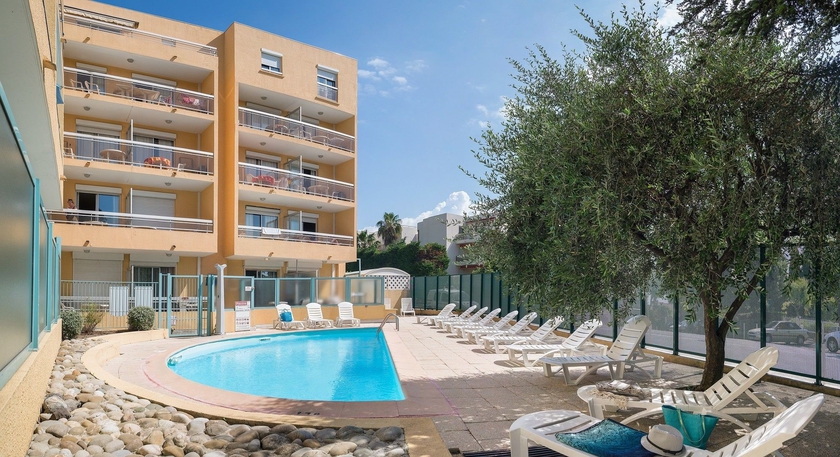 Imagen general del Hotel Pierre and Vacances R&eacute;sidence La Rostagne. Foto 1