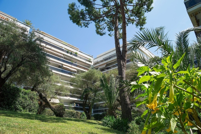 Imagen de los exteriores del Hotel Pierre and Vacances R&eacute;sidence La Rostagne. Foto 11