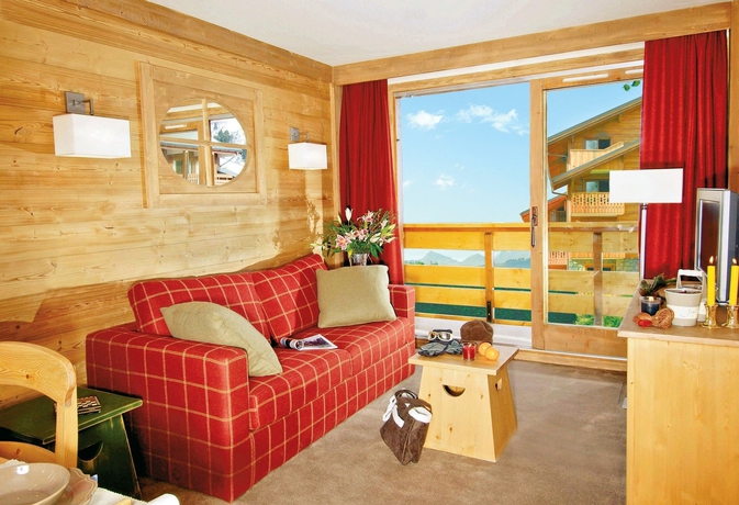 Imagen de los interiores del Hotel Pierre and Vacances Résidence Premium Les Crêts. Foto 12