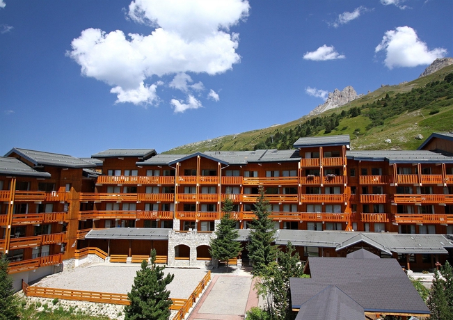 Imagen general del Hotel Pierre and Vacances Résidence Premium Les Crêts. Foto 2