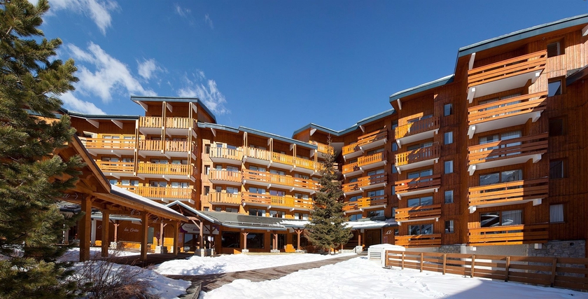Imagen general del Hotel Pierre and Vacances Résidence Premium Les Crêts. Foto 3