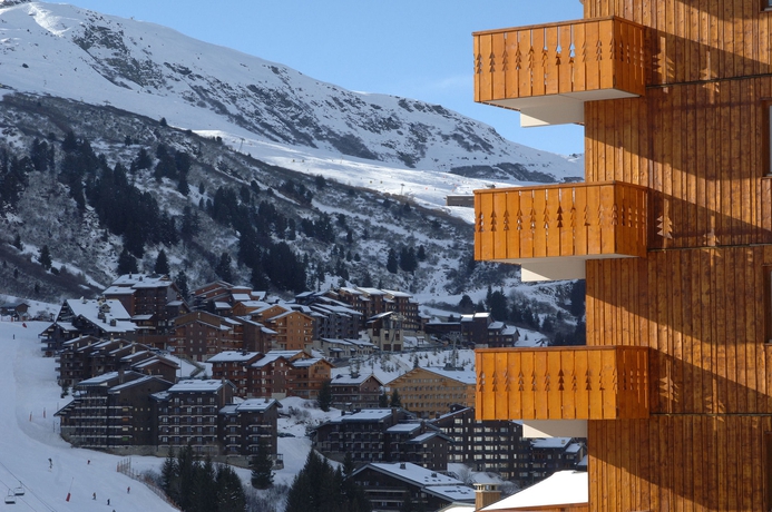 Imagen de los exteriores del Hotel Pierre and Vacances Résidence Premium Les Crêts. Foto 8