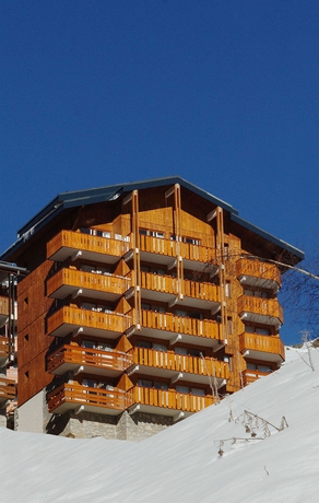 Imagen de los exteriores del Hotel Pierre and Vacances Résidence Premium Les Crêts. Foto 11