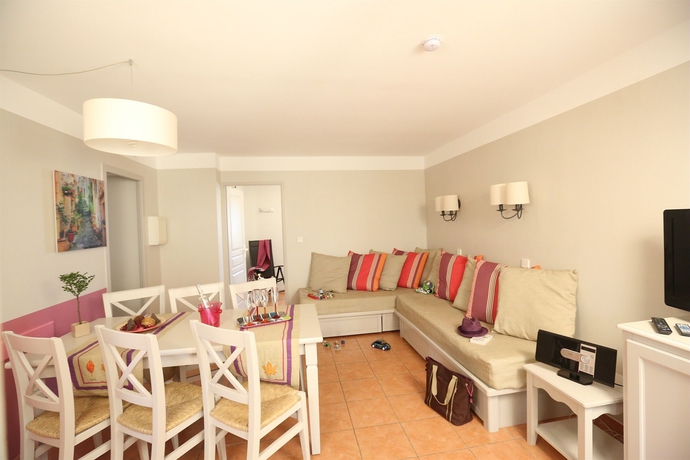 Imagen de los interiores del Hotel Pierre and Vacances Residence Cannes Mandelieu. Foto 8