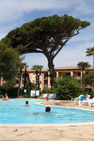 Imagen de la piscina del Hotel Pierre and Vacances Residence La Pinede. Foto 11