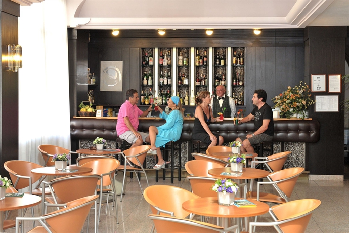 Imagen del bar/restaurante del Hotel Pietra Di Luna. Foto 4