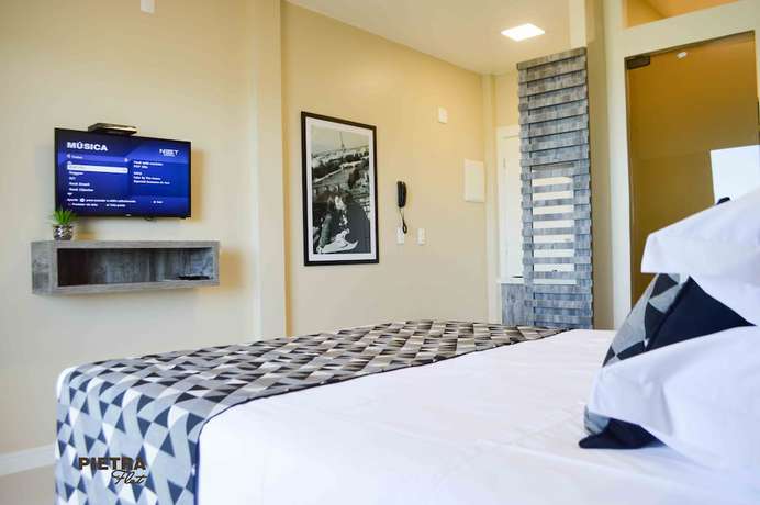 Imagen de la habitación del Hotel Pietra Flat. Foto 19