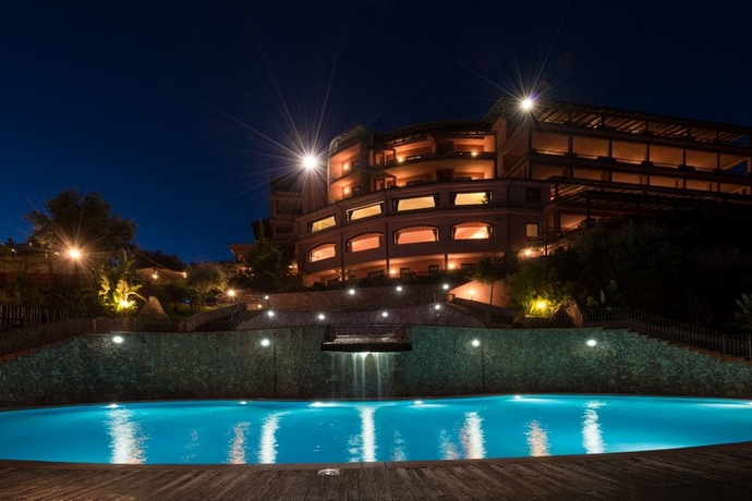 Imagen general del Hotel Pietre Rosse Residence Club Palinuro. Foto 4