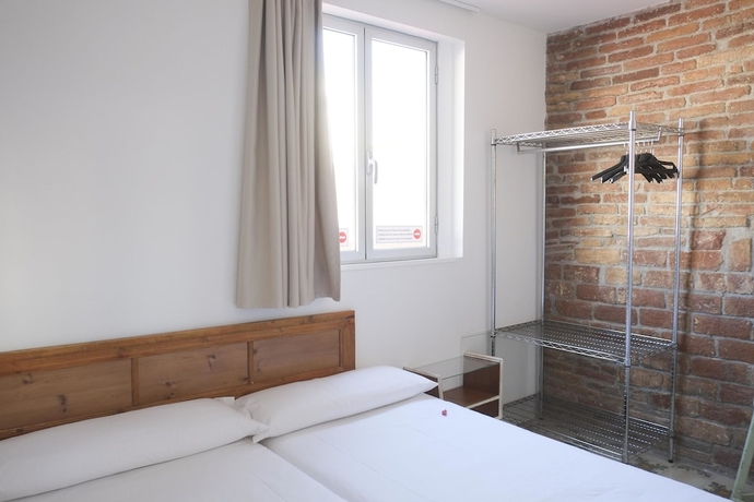 Imagen de la habitación del Hotel Pigal. Foto 10