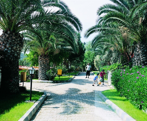 Imagen de los exteriores del Hotel Pigale Beach Resort. Foto 7