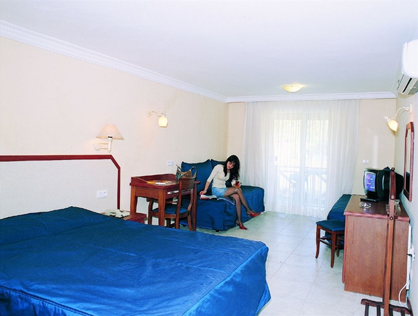Imagen de la habitación del Hotel Pigale Beach Resort. Foto 6